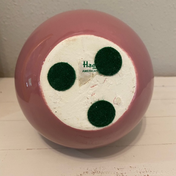 Vintage 1980s Haeger Pottery Salmon Pink Vase
Used - Picture 6 of 8